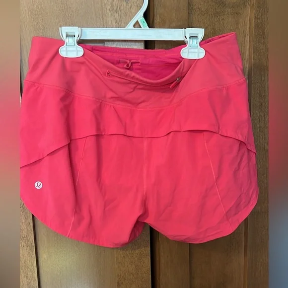 Lululemon Speed Up Mid-Rise Lined, lip gloss
Short 4" - Picture 2 of 8